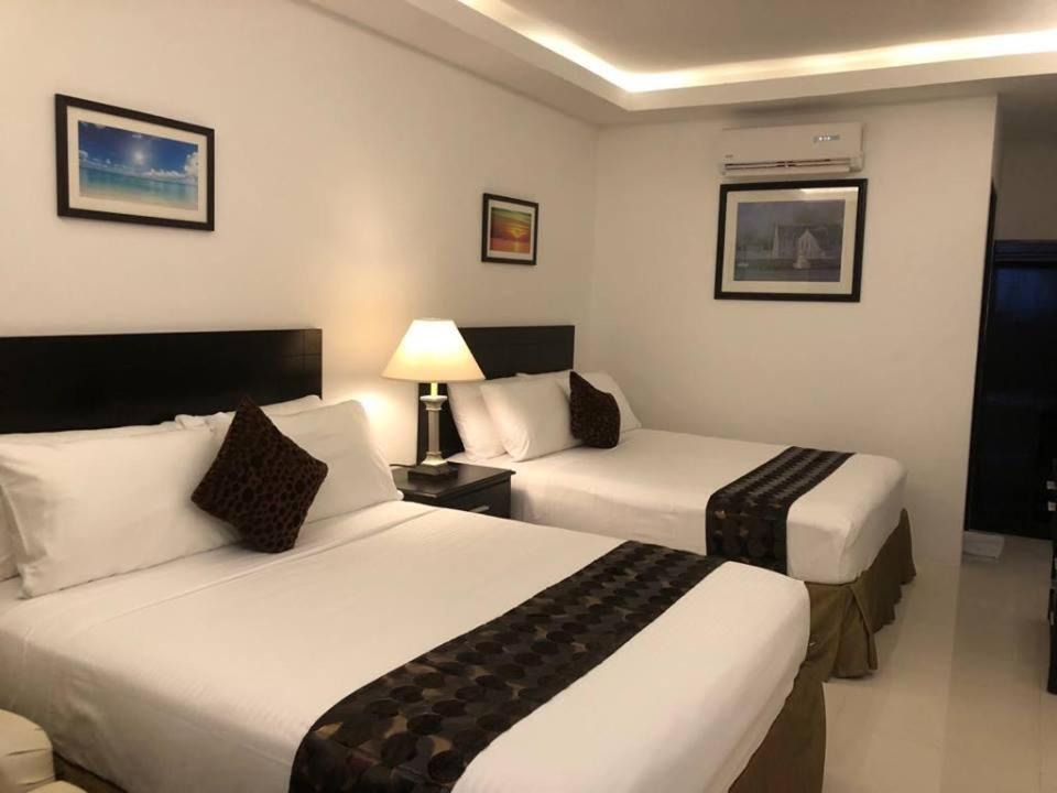 Chateau De Boracay Balabag  Exterior photo