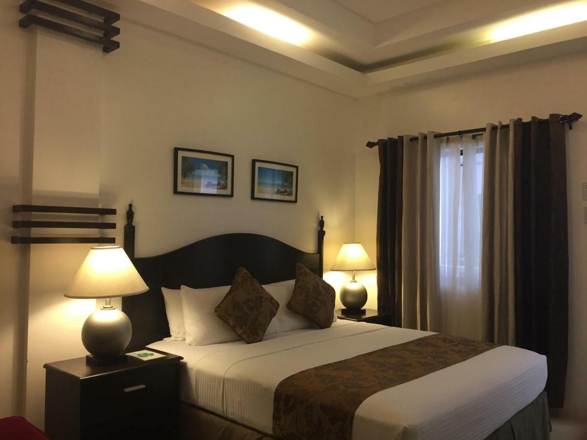Chateau De Boracay Balabag  Exterior photo
